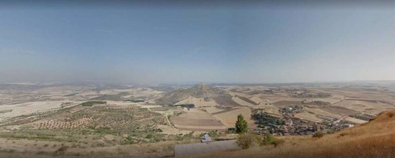 Tres personas heridas tras una colisión en vuelo entre parapentes en Alarilla (Guadalajara)