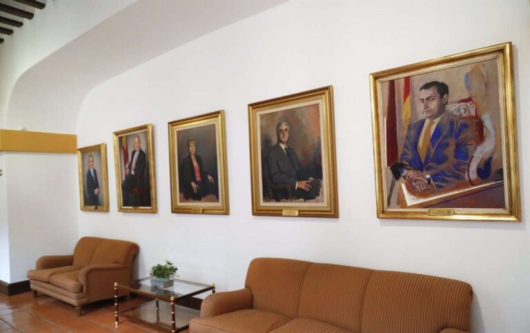 Las Cortes regionales celebrarán el próximo jueves su 40 aniversario con un acto que homenajea a sus presidencias