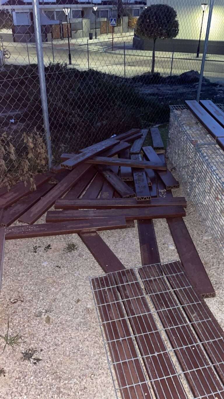 Los aseos de los Jardinillos de la Feria y el anfiteatro del parque Edusi de Albacete sufren actos vandálicos