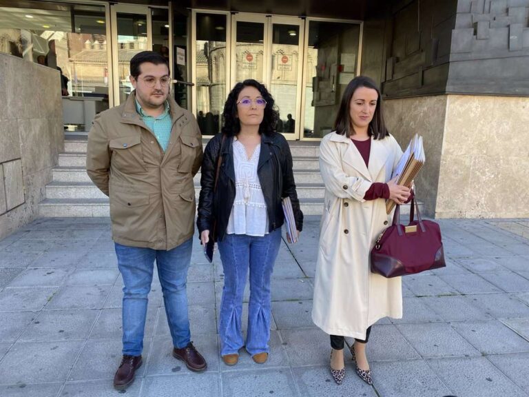 IU, PSOE y CS denuncian ante la Fiscalía al alcalde de Mora por presuntas irregularidades en el Ayuntamiento