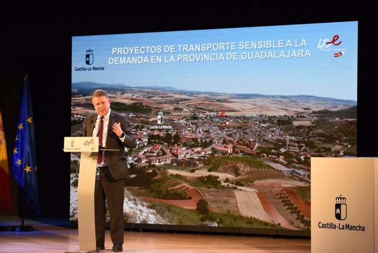 García-Page avanza que Torrejón del Rey y Alovera contarán con centros de salud "en los próximos años"