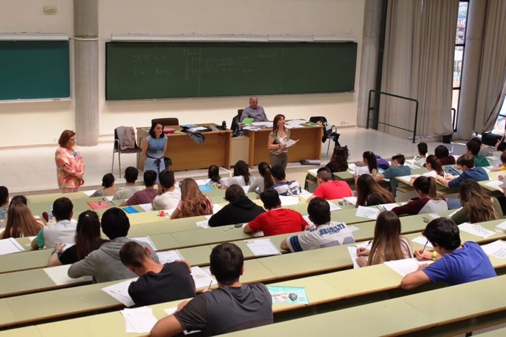 Educación realiza este martes una prueba piloto de la EBAU en cincuenta centros del país, incluidos cinco de La Rioja