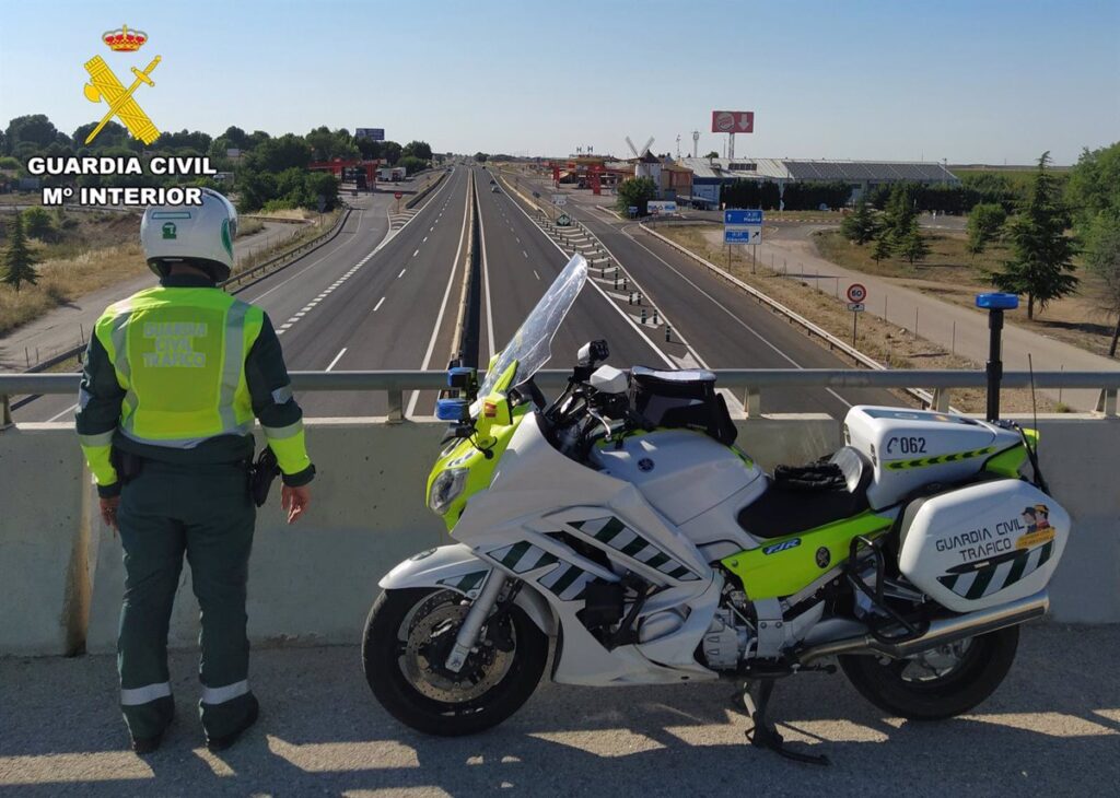 Investigado por conducir a 211 kilómetros por hora en una vía limitada a 120 en La Roda