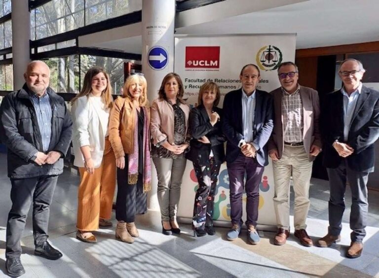 El potencial profesional de la economía social, a debate en el campus de Albacete