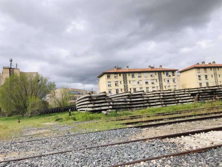 El Plan XCuenca arranca oficialmente tras su publicación en el BOE y se estrena con trabajos de limpieza de la vía