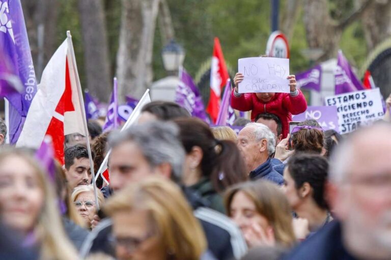 El feminismo de CLM toma la calle con miles de personas y eclipsa la polémica política de la jornada reivindicativa