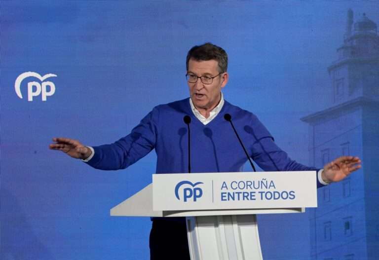 Feijóo muestra su afecto a las familias de los cinco heridos del accidente de autobús en Albacete