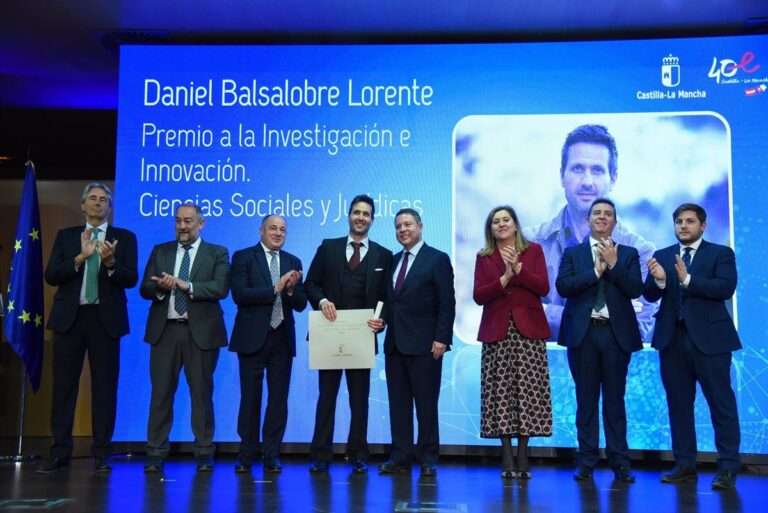 García-Page ensalza la labor investigadora y agradece a los premiados su "constancia, esfuerzo y tesón"