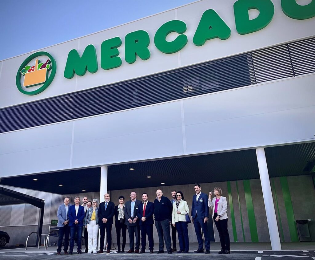 Mercadona inaugura su nuevo modelo de tienda eficiente en Caudete (Albacete)