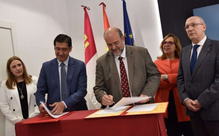 Junta y Diputación de Ciudad Real "ponen en común su agenda" para suprimir duplicidades y frenar la despoblación