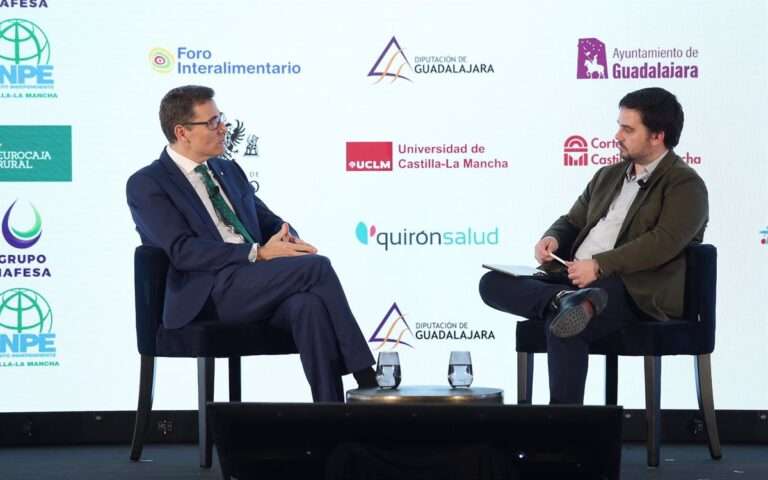 Martín defiende rentabilidad social de oficinas en pequeños municipios aunque en términos económicos "pueden no serlo"