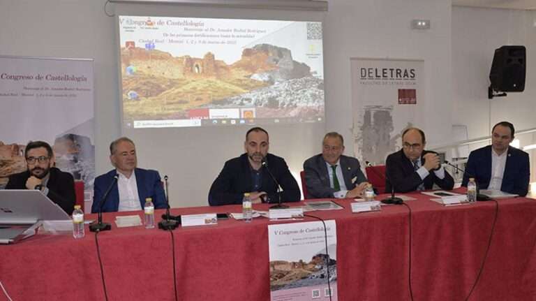 Más de un centenar de personas se dan cita en un congreso que ahonda en Ciudad Real el estudio de los castillos