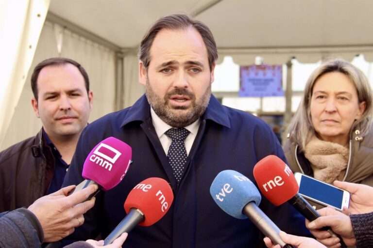 Núñez pide a Page que opine del "ataque" de Sánchez a los empresarios españoles y le reclama que proteja a los de C-LM