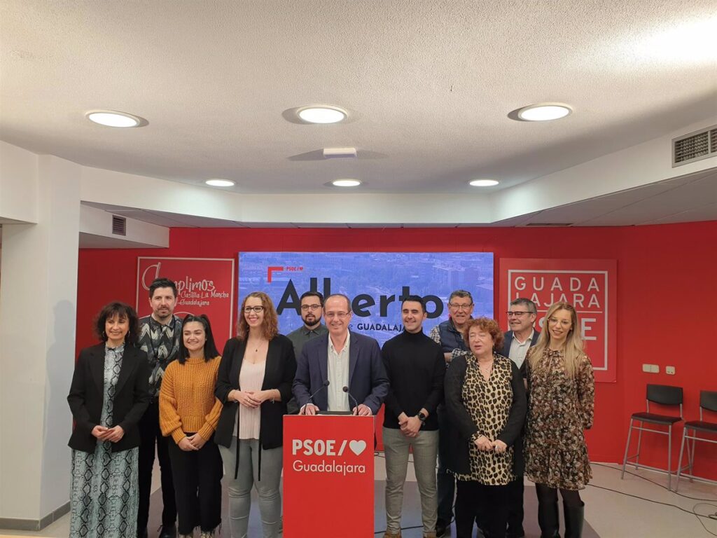 Amplia renovación, un tercio de independientes y perfiles diversos, en la lista de Rojo (PSOE) a Alcaldía de Guadalajara