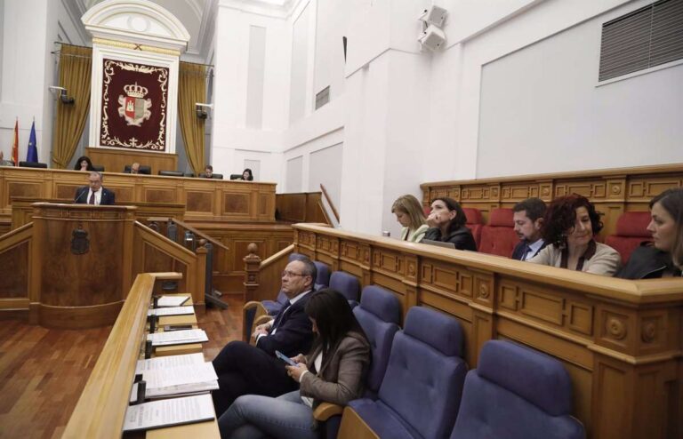 PP y CS avalan la modificación de la Ley de Empleo Público propuesta por el PSOE, que reducirá interinidad
