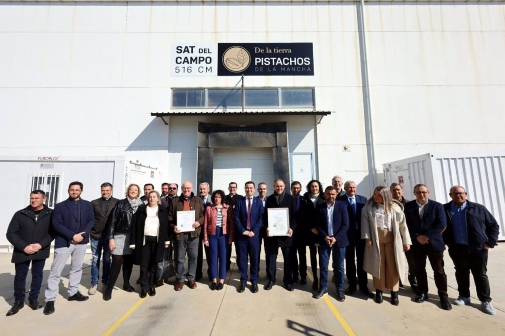 Castilla-La Mancha aprobará un Plan Integral del Pistacho y promoverá una IGP de este producto