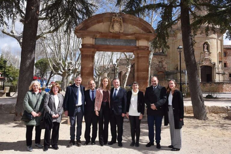 García-Page inaugura las obras de rehabilitación y mejora del Parque de La Alameda de Sigüenza