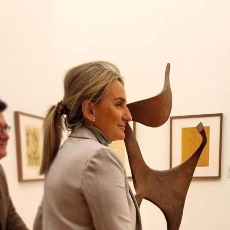 Tolón, partidaria de buscar con el tiempo una ubicación "más adecuada" para la "gran colección" de Alberto Sánchez