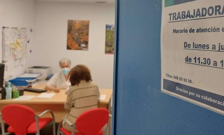 Trabajadoras sociales sanitarias de Guadalajara visibilizan su labor en el Día Mundial de Trabajo Social