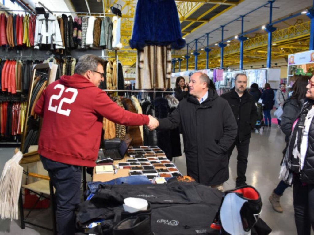 alcalde inaugura la feria comercia en albacete