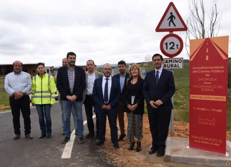 arreglaron camino entre valdemanco del esteras y saceruela