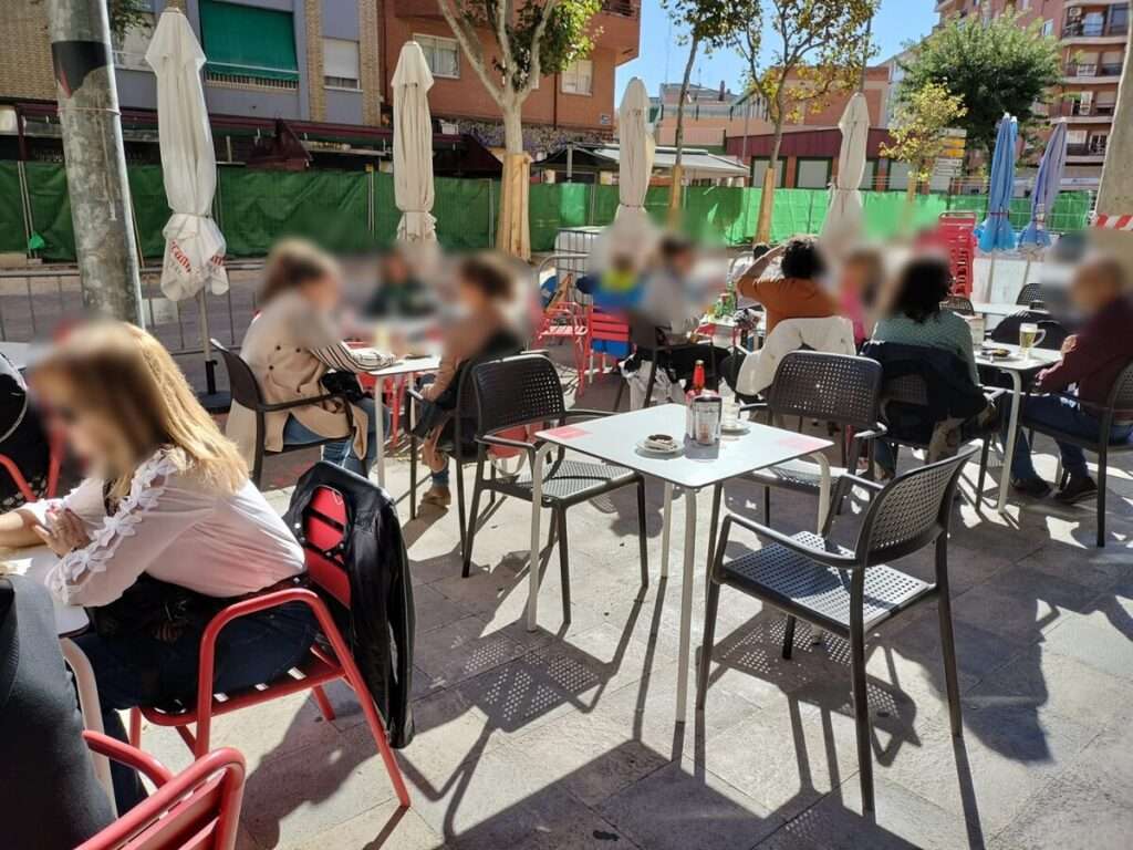 El candidato de UCIN a la alcaldía de Albacete Ricardo Cutanda, se reúne con hosteleros y denuncia incompetencia política en la zona Titi’s 1