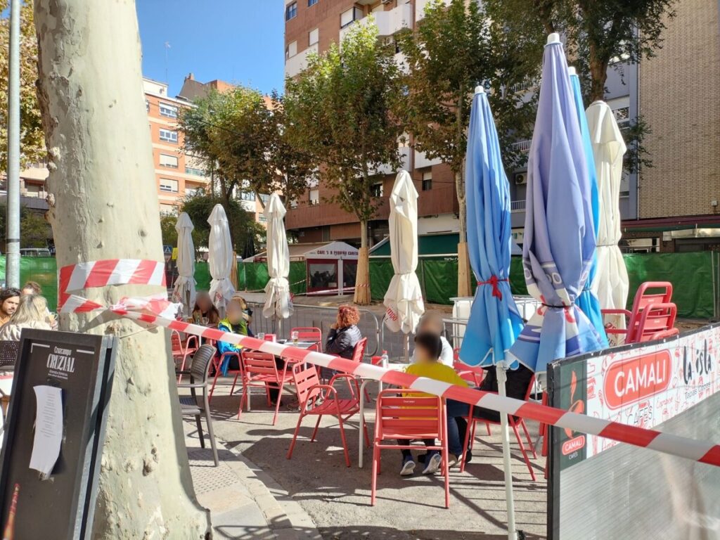 El candidato de UCIN a la alcaldía de Albacete Ricardo Cutanda, se reúne con hosteleros y denuncia incompetencia política en la zona Titi’s 2