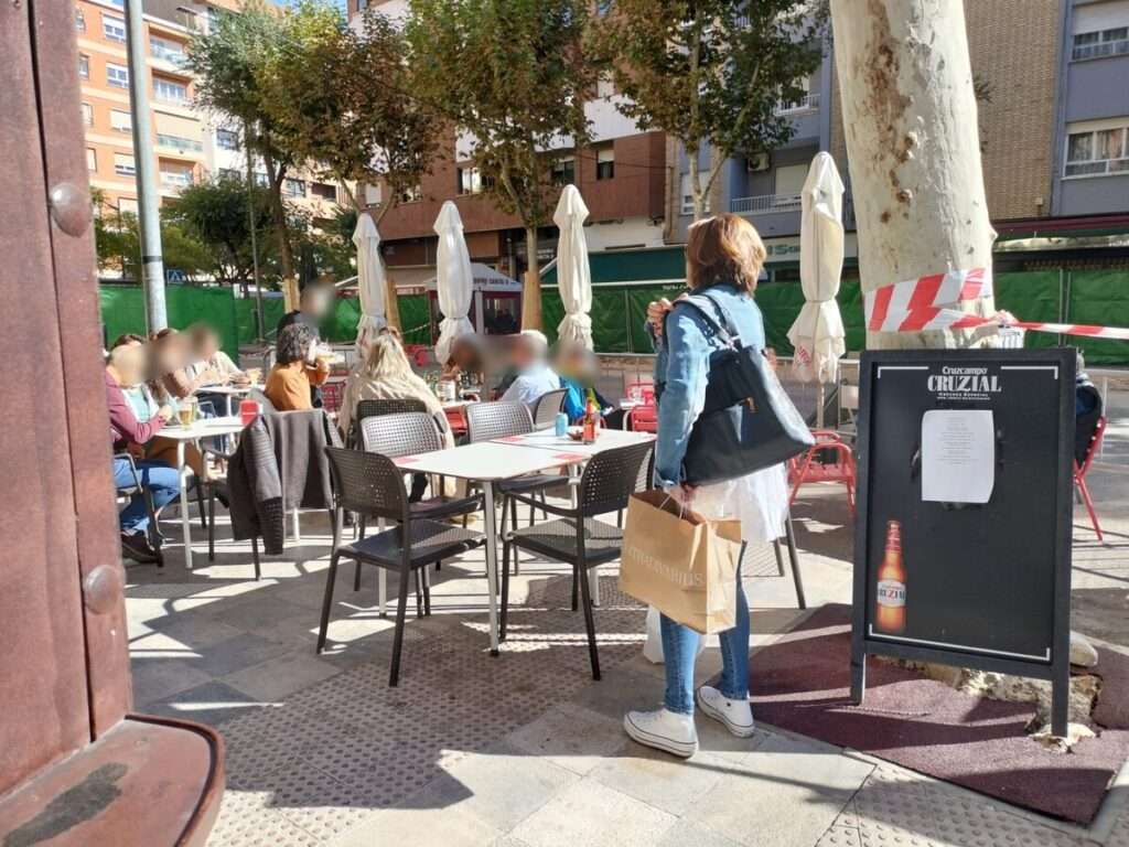 El candidato de UCIN a la alcaldía de Albacete Ricardo Cutanda, se reúne con hosteleros y denuncia incompetencia política en la zona Titi’s 3