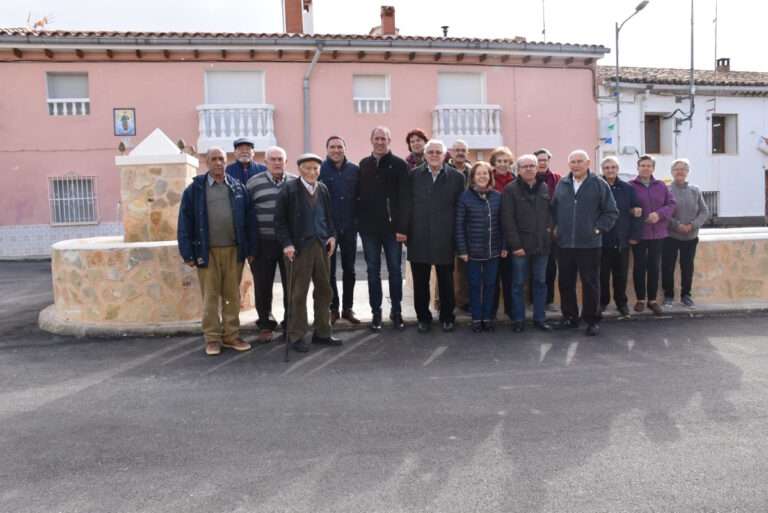 jubilados ribatajadilla se reunen con representantes diputacion cuenca