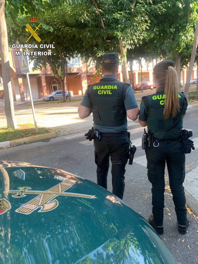 Detenido un menor e identificado otro inimputable en Guadalajara por robar móviles tras asustar con un machete
