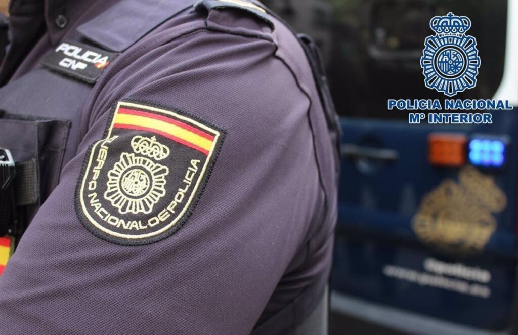Detenido en Guadalajara por romper de un "alcantarillazo" el escaparate de un restaurante y robar 1.100 euros