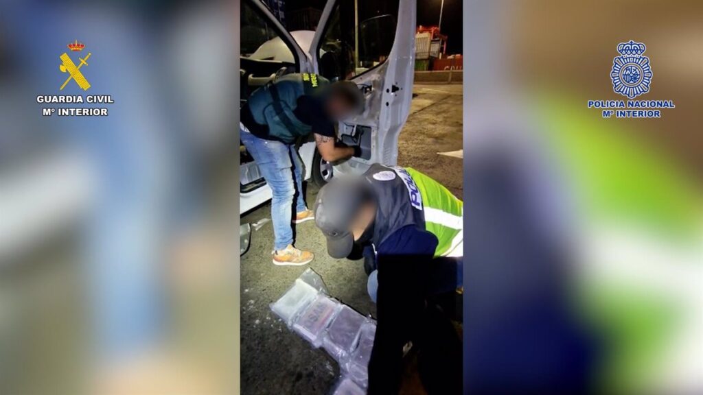 Doce detenidos y dos organizaciones dedicadas al tráfico de drogas entre península y Canarias desarticuladas