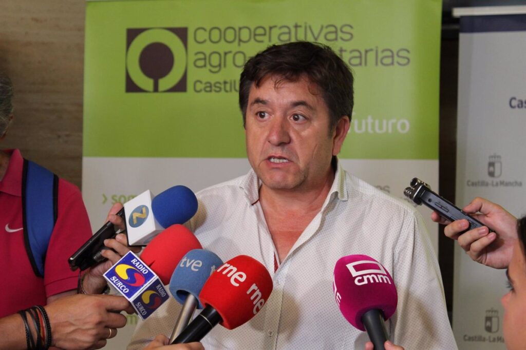 El portavoz vitivinícola de Cooperativas Agro-alimentarias C-LM, nuevo secretario de la Inteprofesional del Vino