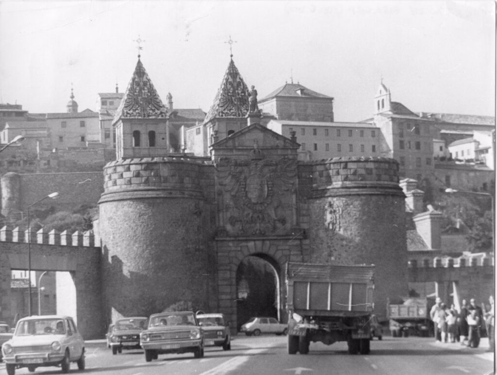 El Archivo Municipal rescata en una nueva exposición virtual una colección de fotografías de Toledo de Gabriel Carvajal