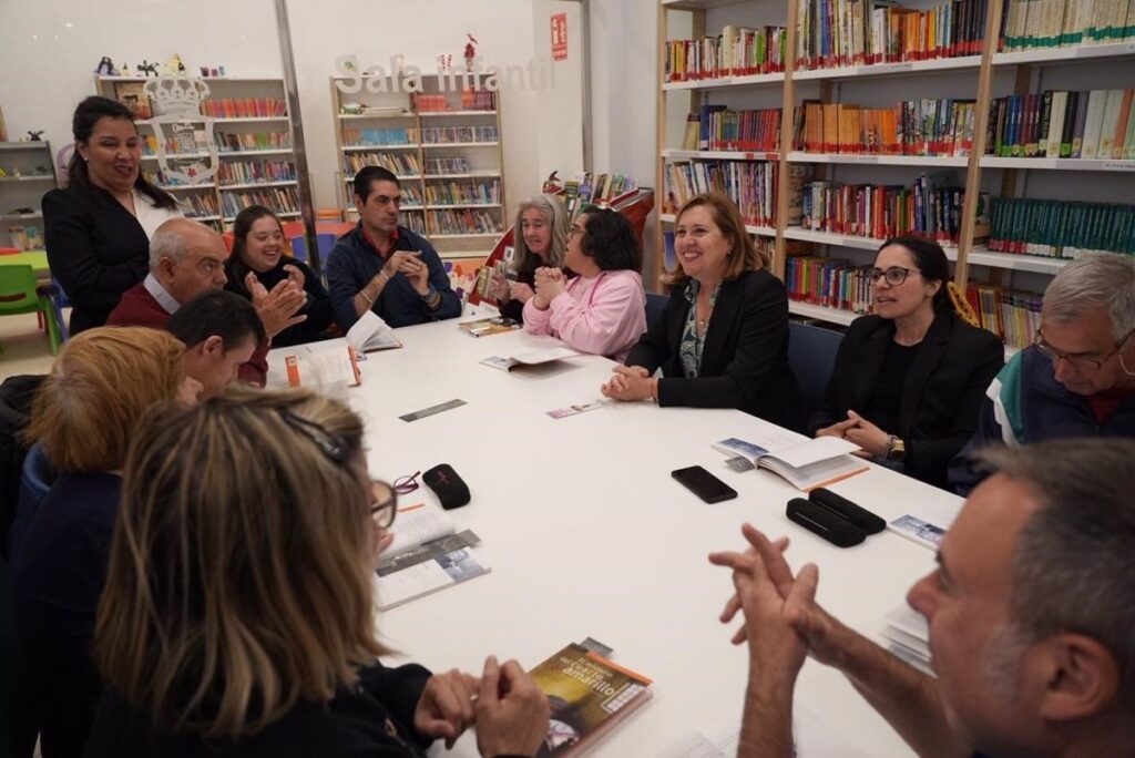 Junta reconoce la labor de la biblioteca de La Guardia, pueblo con poco más de 2.000 habitantes y seis clubes de lectura