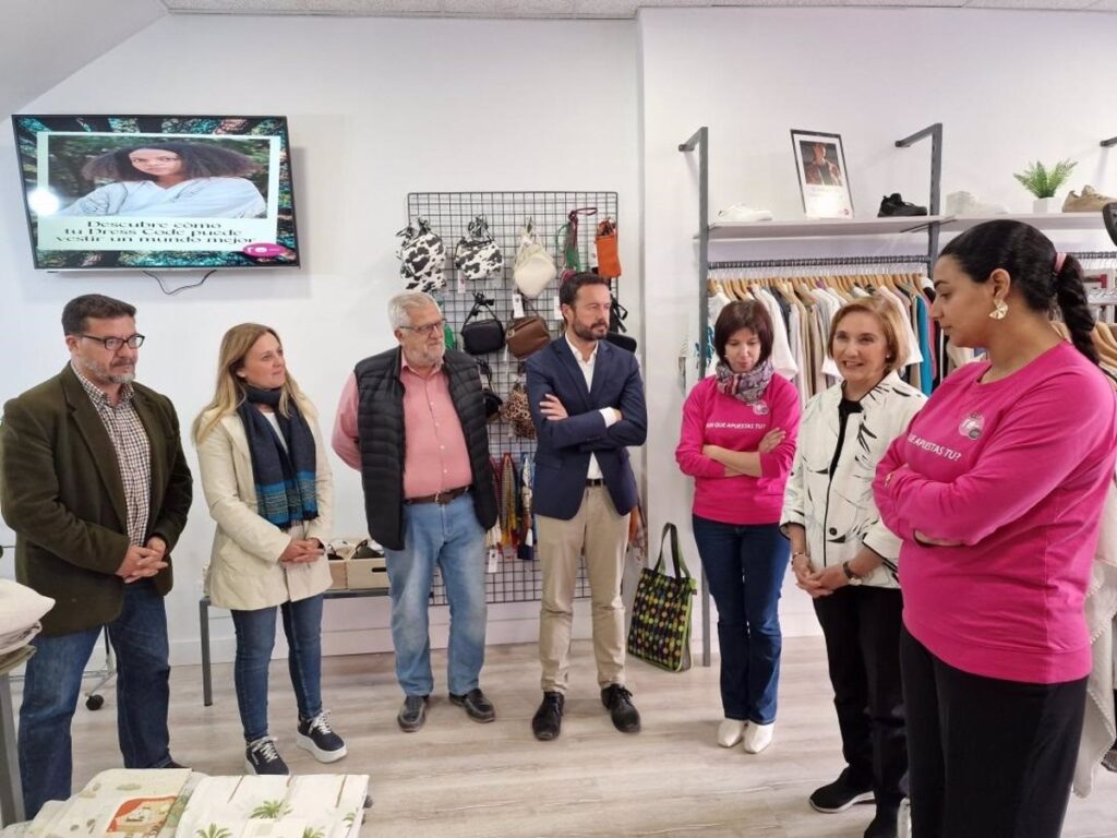 'Moda Re-', la tienda de ropa reciclada de Cáritas, llega a Azuqueca de Henares
