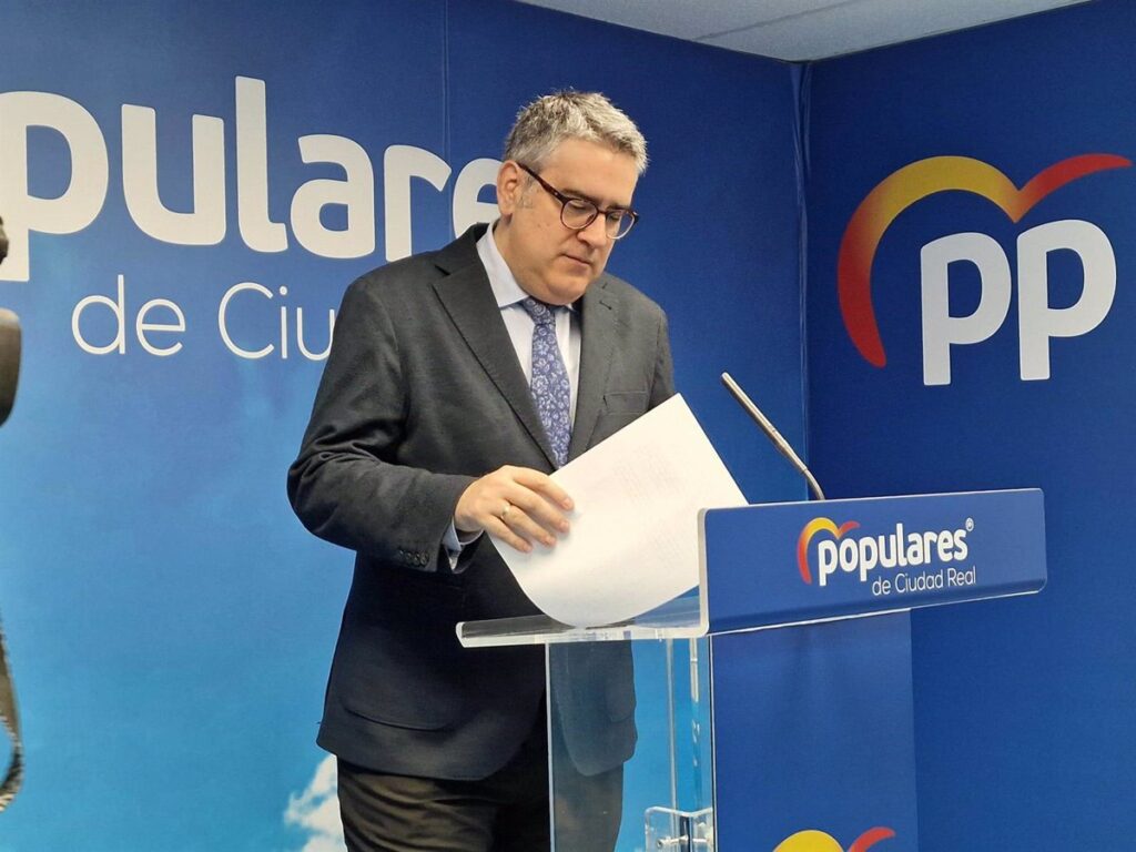 Rodríguez lamenta las formas del PP al trasladarle su exclusión de las listas y la actitud contra él en esta legislatura