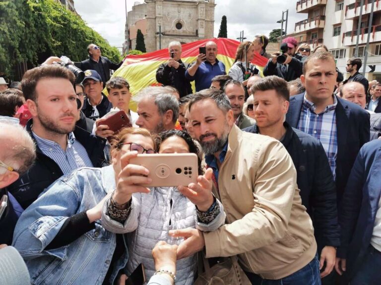 Abascal denuncia las "diferencias calculadas" de Page con Sánchez: "No es más que un cómplice de sus políticas"