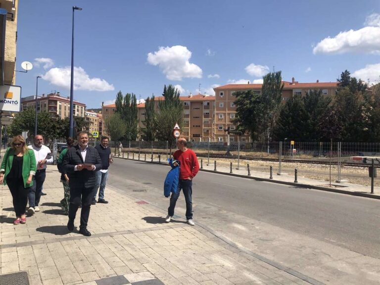 La Comisión Regional de Urbanismo aprobará este viernes los aparcamientos en terrenos ferroviarios de Cuenca, según Dolz