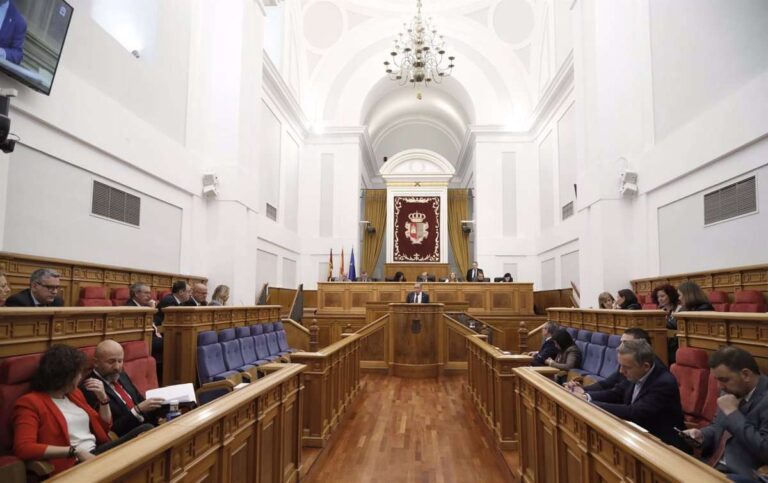 C-LM pagará a los partidos 12.811 euros por cada diputado lo que conlleva una partida total de 422.748 euros