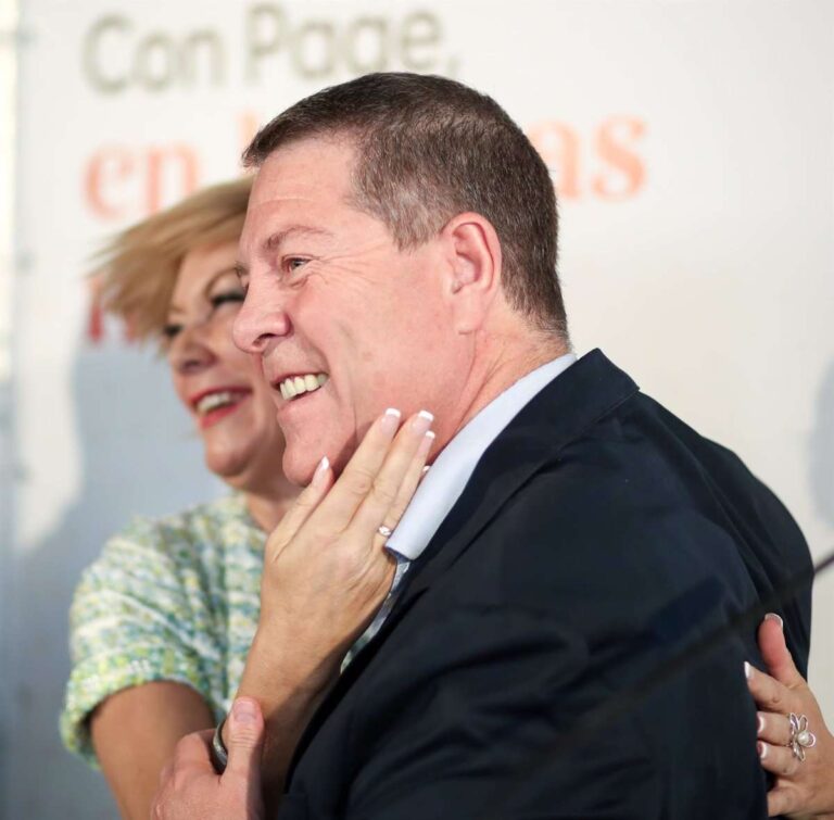 Candidatos del PSOE exprimen sus minutos de fama en campaña: De los que presumen a los "pidones" con el jefe