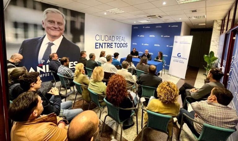 Cañizares impulsará el apoyo directo a colectivos culturales que lleven "el nombre de Ciudad Real al exterior"