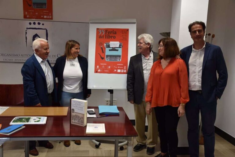 Julio Llamazares, Noemí Trujillo, Lorenzo Silva o Víctor del Árbol, en la Feria del Libro de Talavera