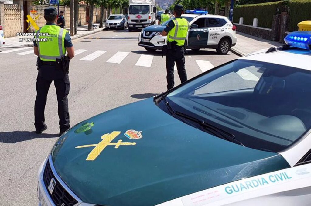 Dos detenidos en Santa Cruz de Mudela cuando transportaban a una persona detenida ilegalmente