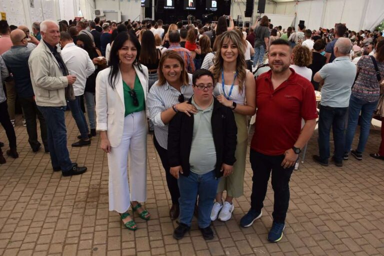 Tita García arropa a Down Talavera y ensalza su labor para implicar al resto de la ciudadanía