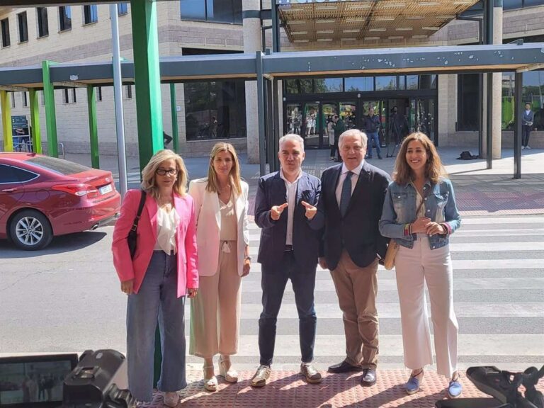 Cañizares se compromete a que con el PP "el AVE volverá ser lo que fue" en Ciudad Real
