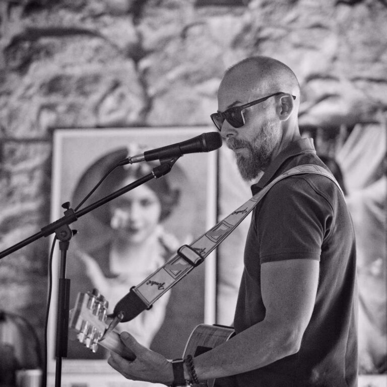 Fernando Bernácer presenta su segundo disco 'Perpendiculares' el próximo sábado en 'La Divergente' de Toledo