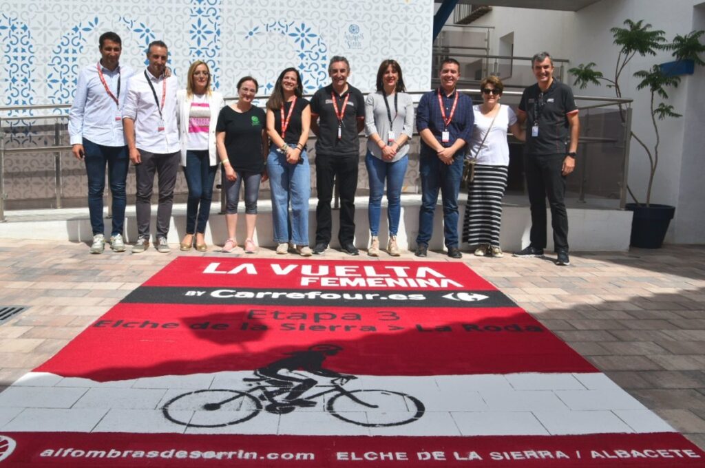 La Vuelta Ciclista Femenina arranca en Elche de la Sierra (Albacete) con el deseo de la provincia de acoger nuevas citas