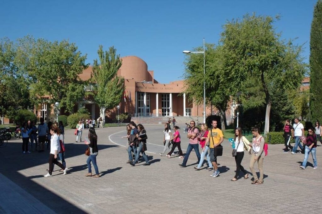 Castilla-La Mancha contará el próximo curso con los grados de Ingeniería Biomédica y Matemáticas en la UCLM
