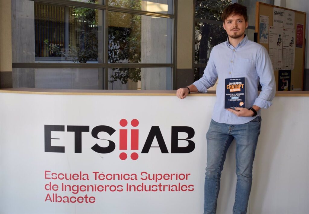 Un estudiante de UCLM logra en Amazon ser número uno en venta de libros en inteligencia artificial y machine learning